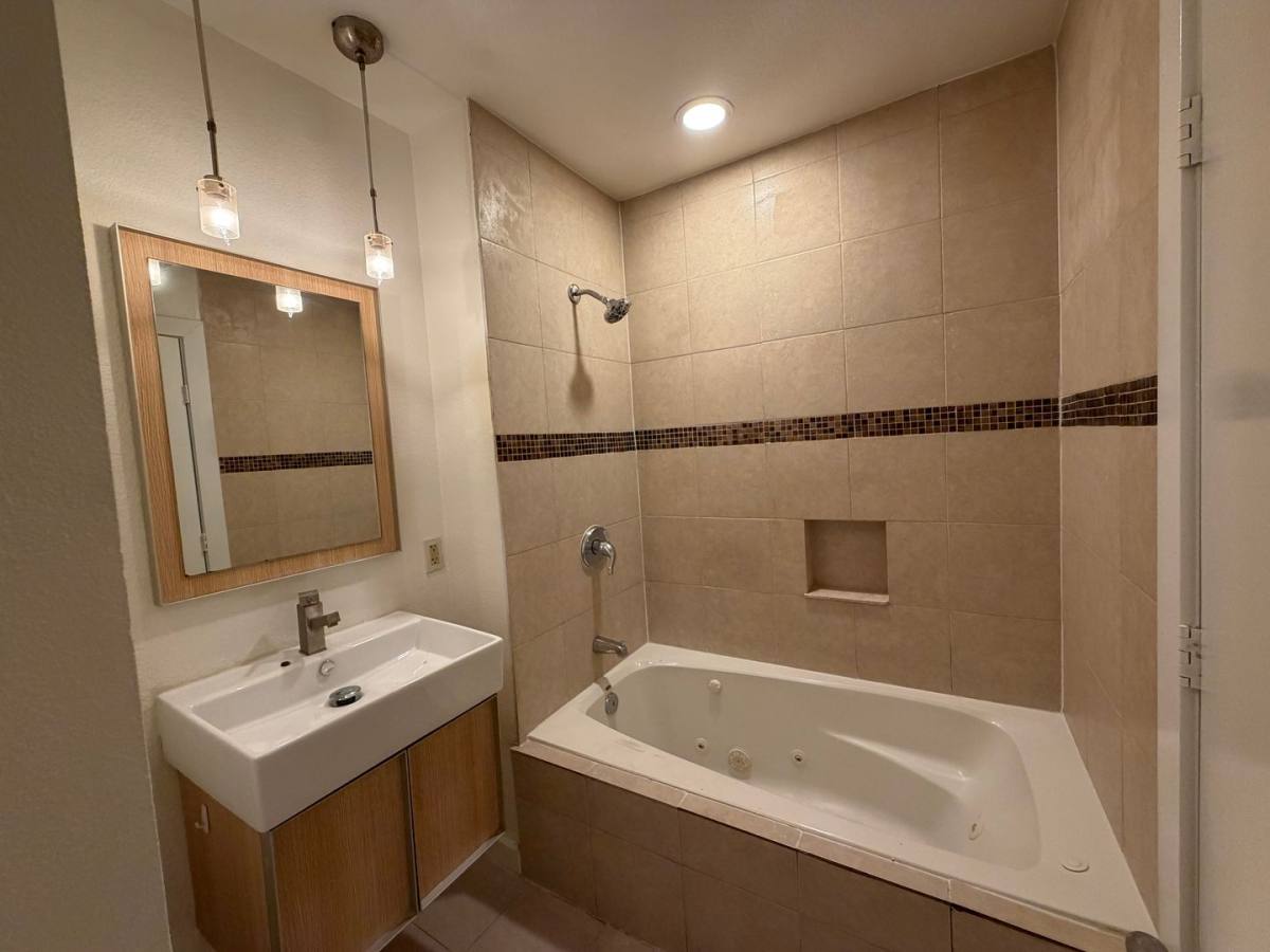 Apartment for rent at 4125 Avondale Ave #209, Dallas, TX 75219