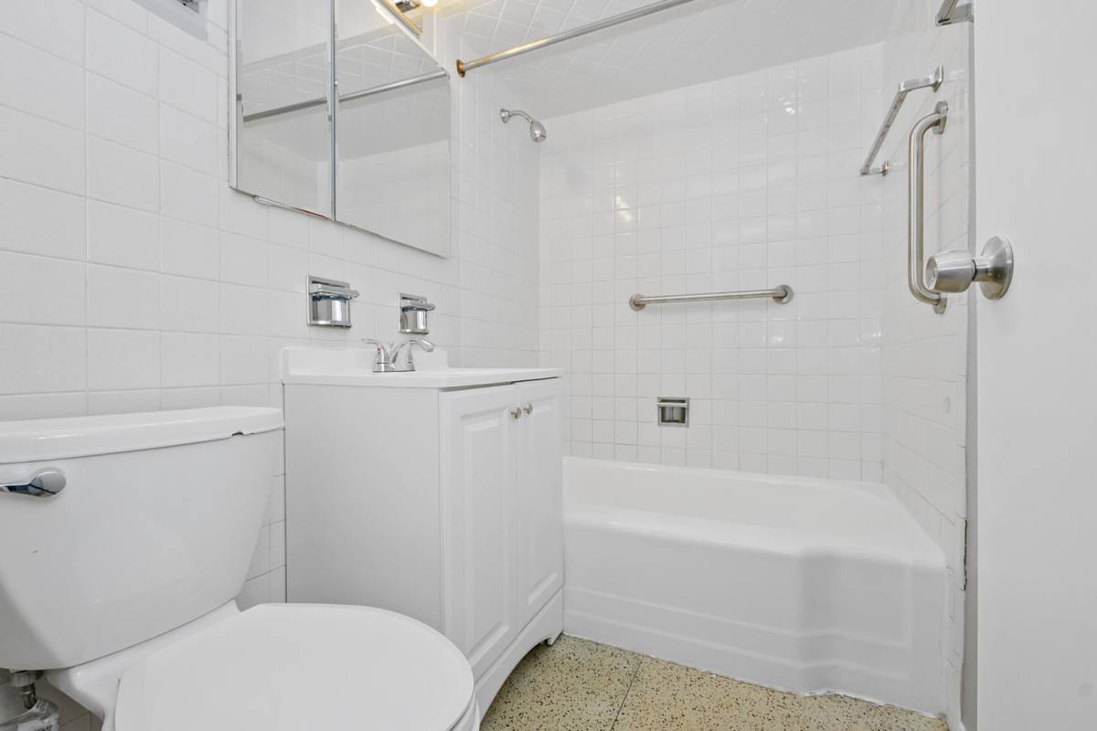 Apartment for rent at 1514-20 W 99th St, Chicago, IL 60643