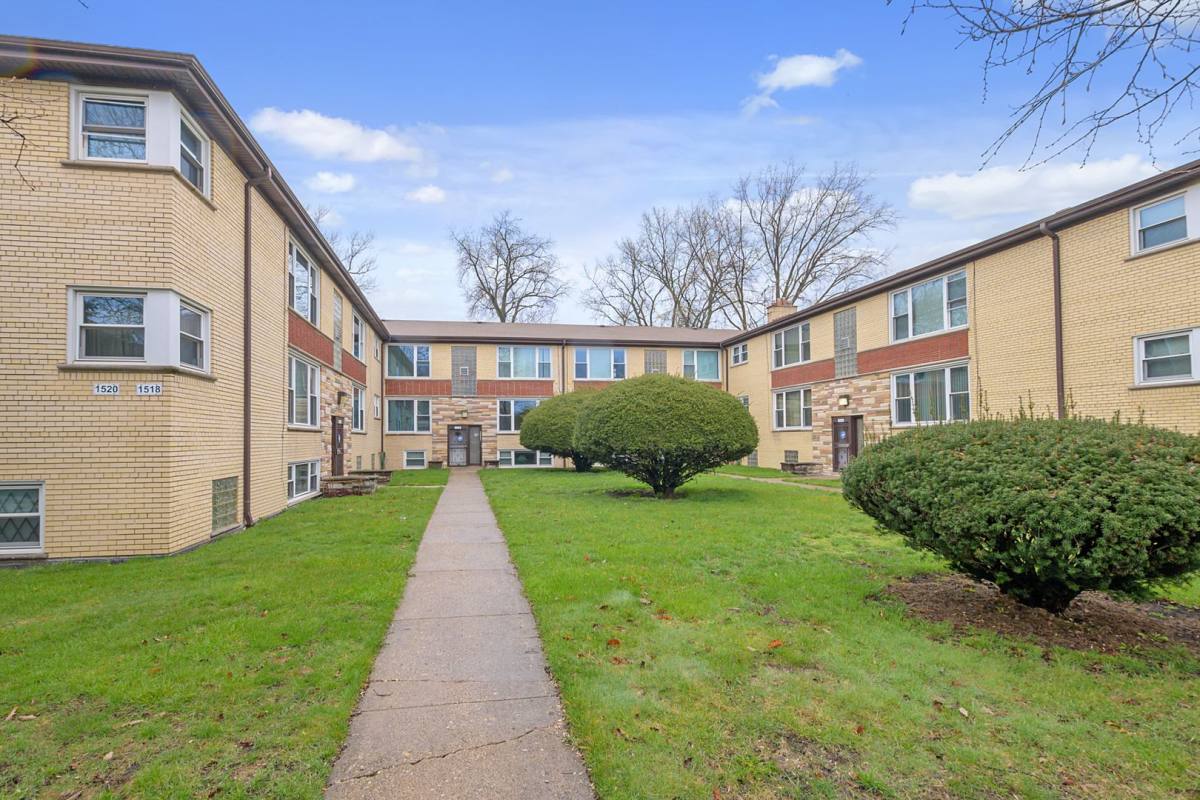 Apartment for rent at 1514-20 W 99th St, Chicago, IL 60643