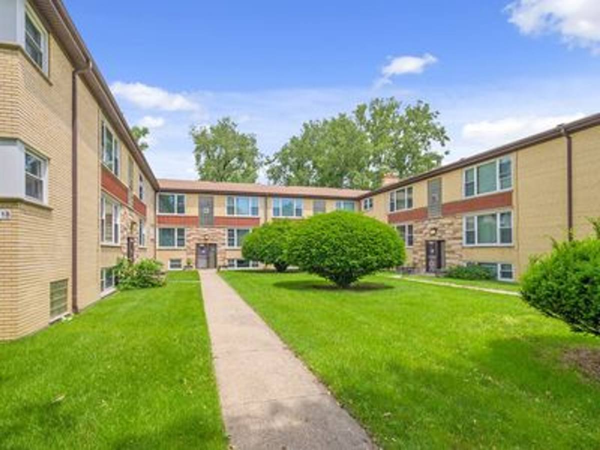 Apartment for rent at 1514-20 W 99th St, Chicago, IL 60643