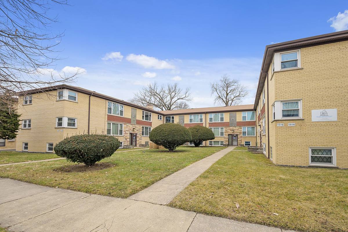 Apartment for rent at 1514-20 W 99th St, Chicago, IL 60643