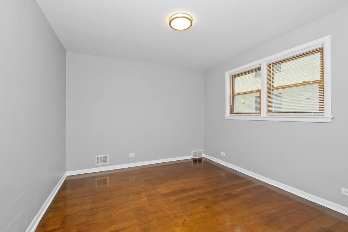 Apartment for rent at 1514-20 W 99th St, Chicago, IL 60643
