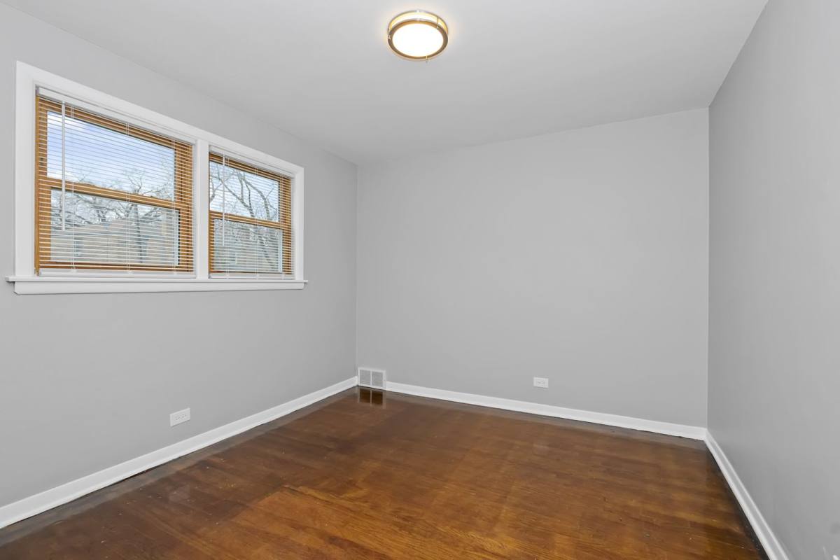 Apartment for rent at 1514-20 W 99th St, Chicago, IL 60643