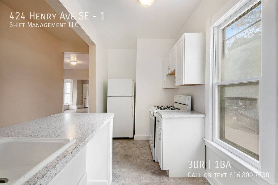 Apartment for rent at 424 Henry Ave SE #1, Grand Rapids, MI 49503