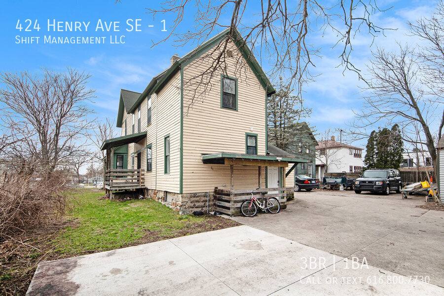 Apartment for rent at 424 Henry Ave SE #1, Grand Rapids, MI 49503