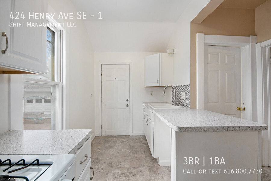 Apartment for rent at 424 Henry Ave SE #1, Grand Rapids, MI 49503