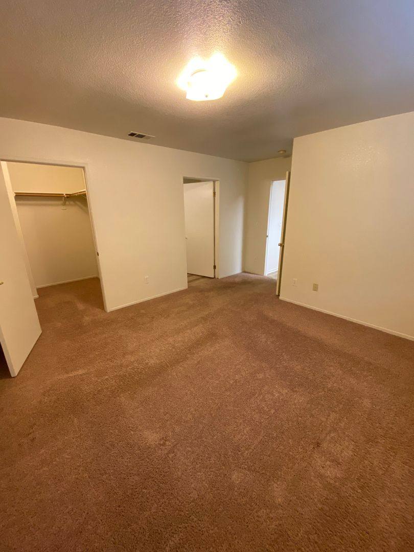 Apartment for rent at 4401 Pebblecreek Dr, Bakersfield, CA 93312