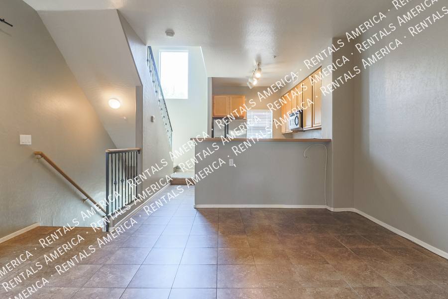 Townhouse for rent at 747 N Port Dr, Gilbert, AZ 85233
