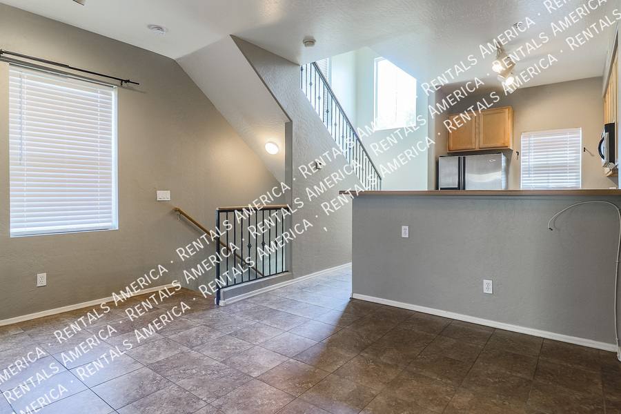 Townhouse for rent at 747 N Port Dr, Gilbert, AZ 85233
