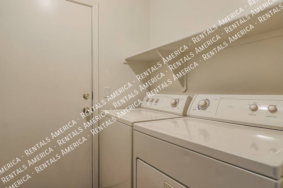 Townhouse for rent at 747 N Port Dr, Gilbert, AZ 85233