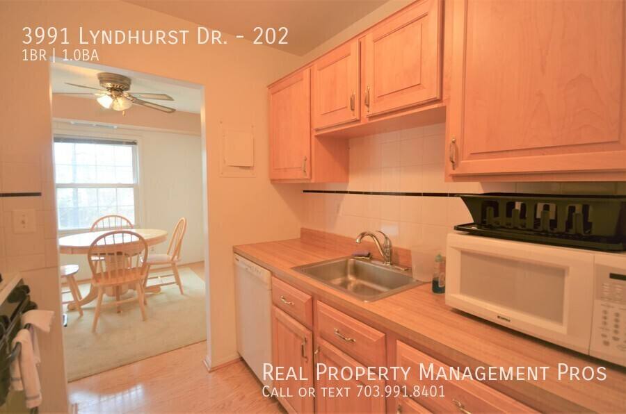 Condo for rent at 3991 Lyndhurst Dr #202, Fairfax, VA 22031
