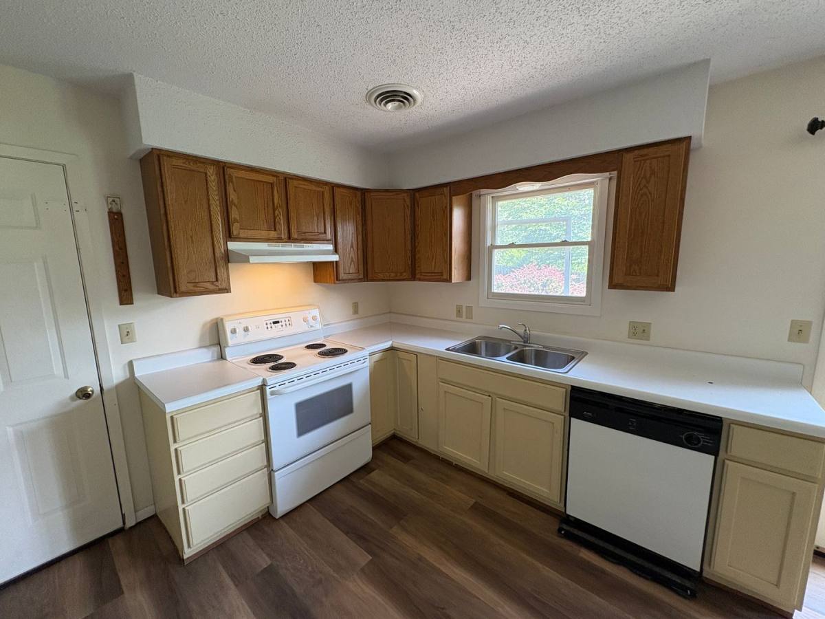 House for rent at 1705 N 4th St, Wamego, KS 66547