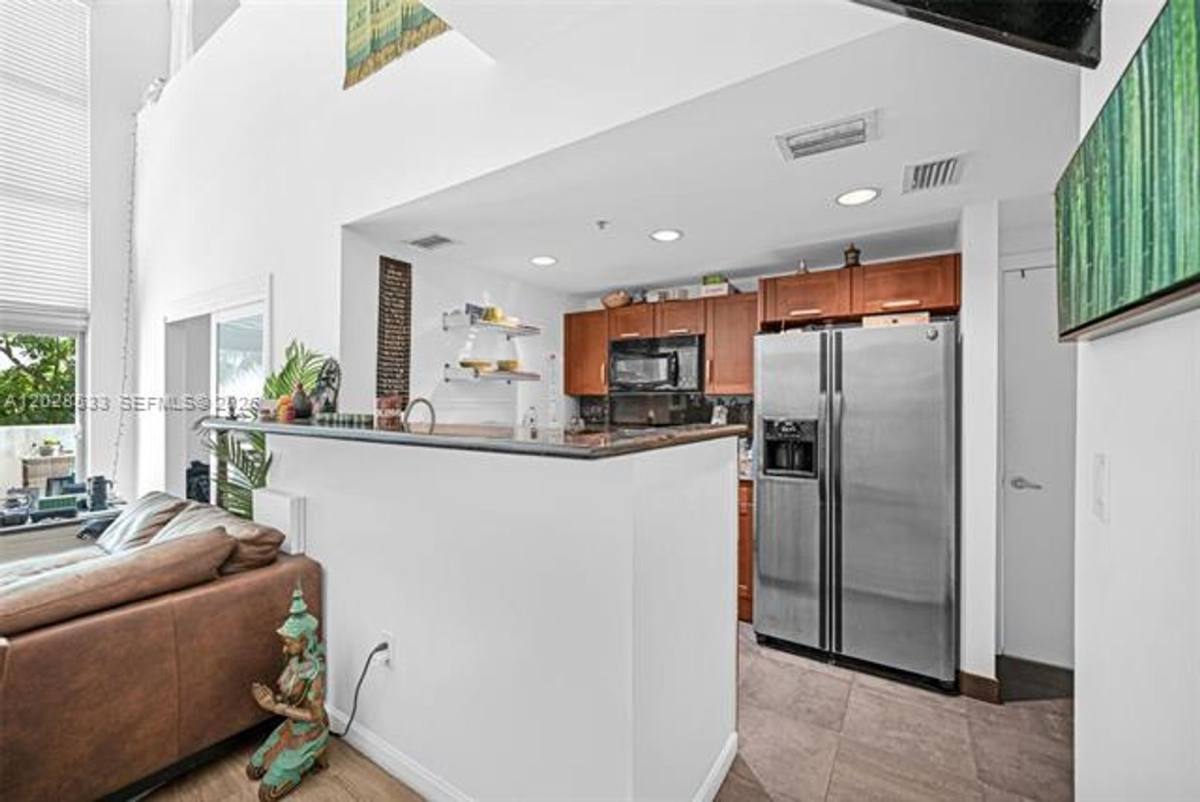 Apartment for rent at 7728 Collins Ave, Miami Beach, FL 33141