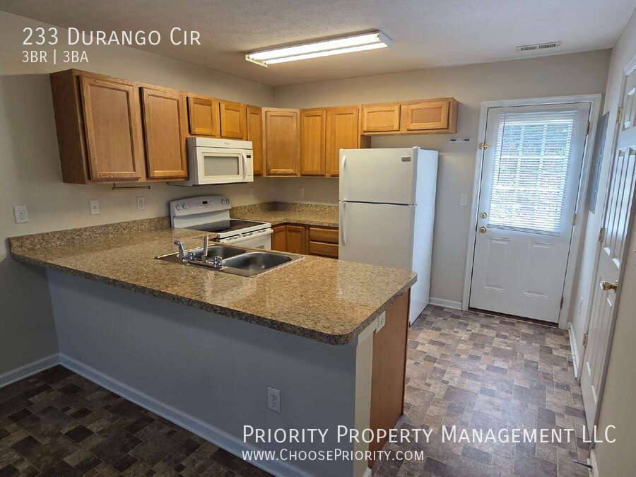Townhouse for rent at 233 Durango Circle, Broadway, VA 22815
