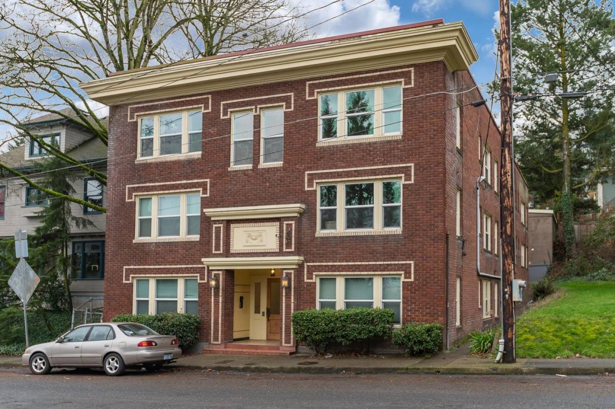 Apartment for rent at 1424 SW Montgomery St, Portland, OR 97201