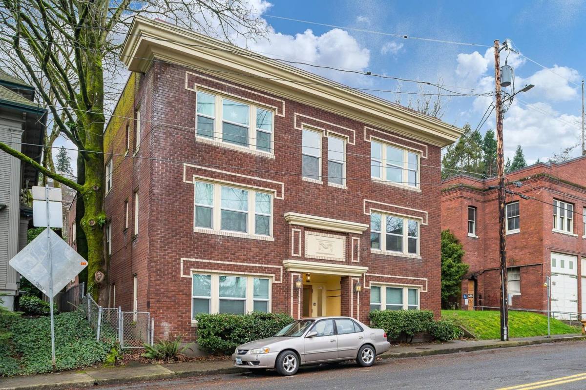 Apartment for rent at 1424 SW Montgomery St, Portland, OR 97201