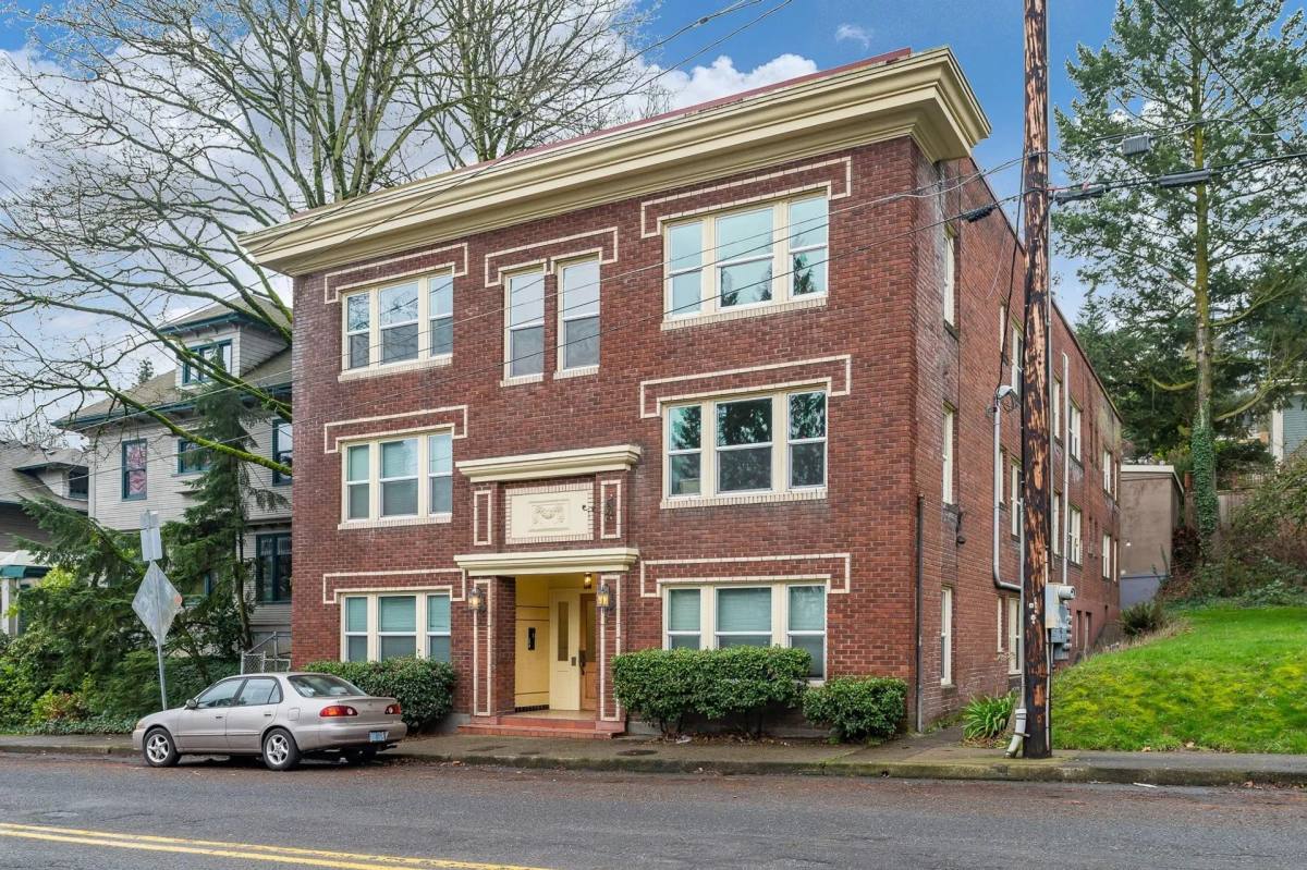 Apartment for rent at 1424 SW Montgomery St, Portland, OR 97201