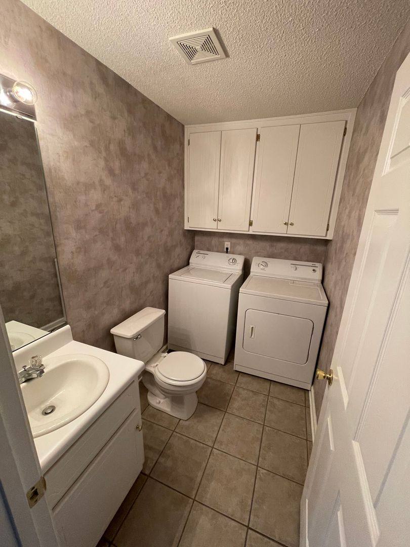 Townhouse for rent at 118 S Springview, Enterprise, AL 36330