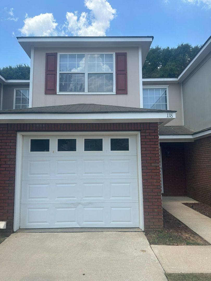Townhouse for rent at 118 S Springview, Enterprise, AL 36330