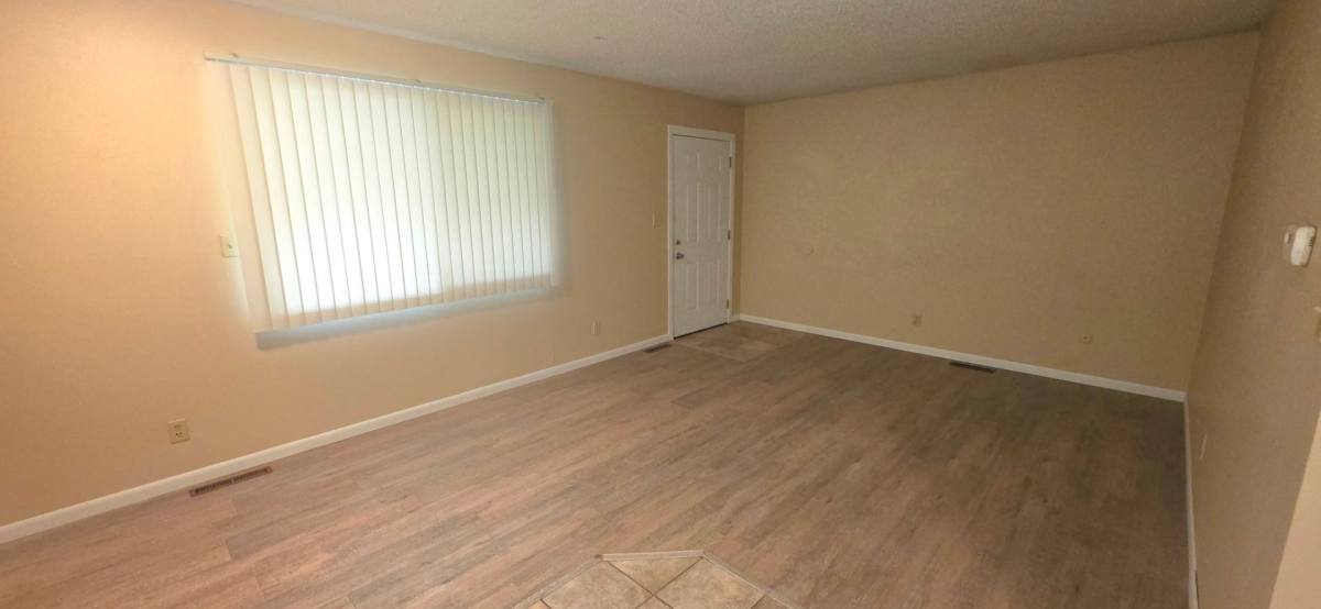 Apartment for rent at 939 S Douglas, Springfield, MO 65806