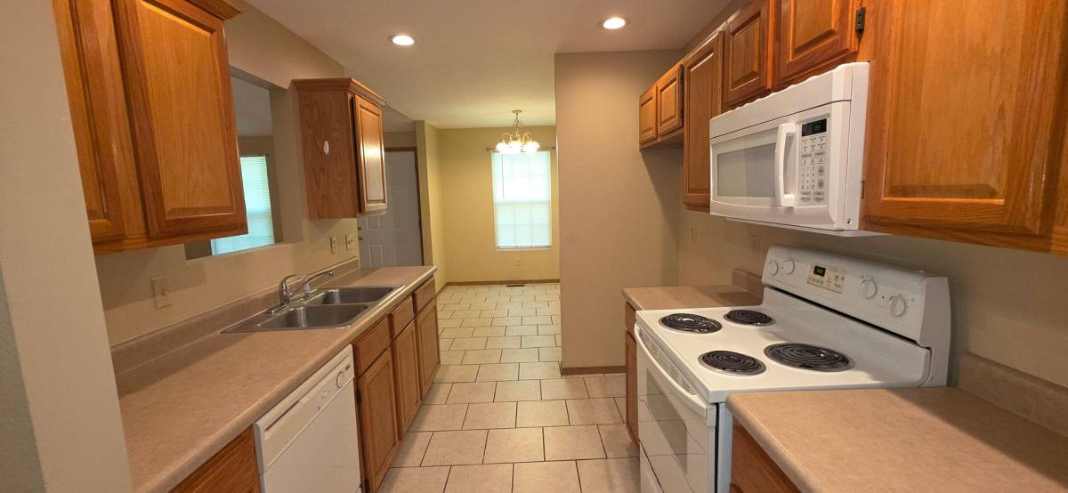 House for rent at 1049 S Missouri Ave, Springfield, MO 65807