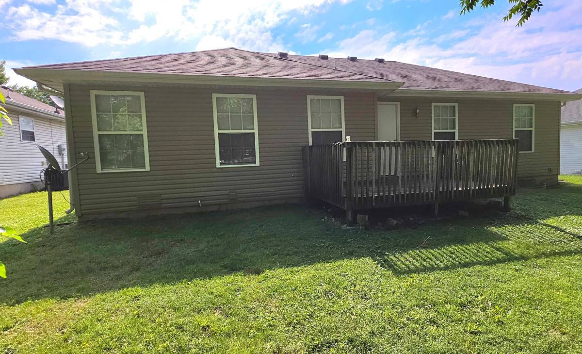 House for rent at 1049 S Missouri Ave, Springfield, MO 65807