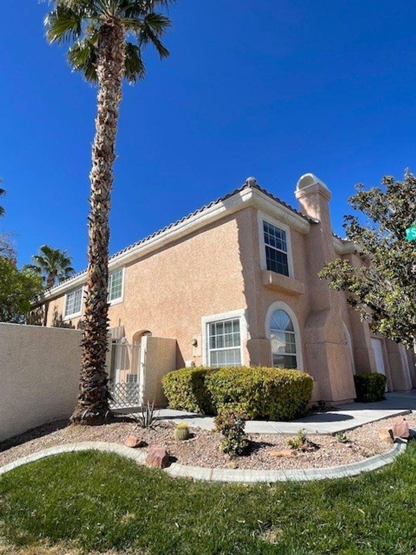 Townhouse for rent at 8401 Sewards Bluff Ave, Las Vegas, NV 89129