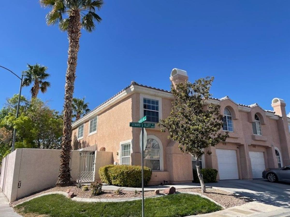 Townhouse for rent at 8401 Sewards Bluff Ave, Las Vegas, NV 89129