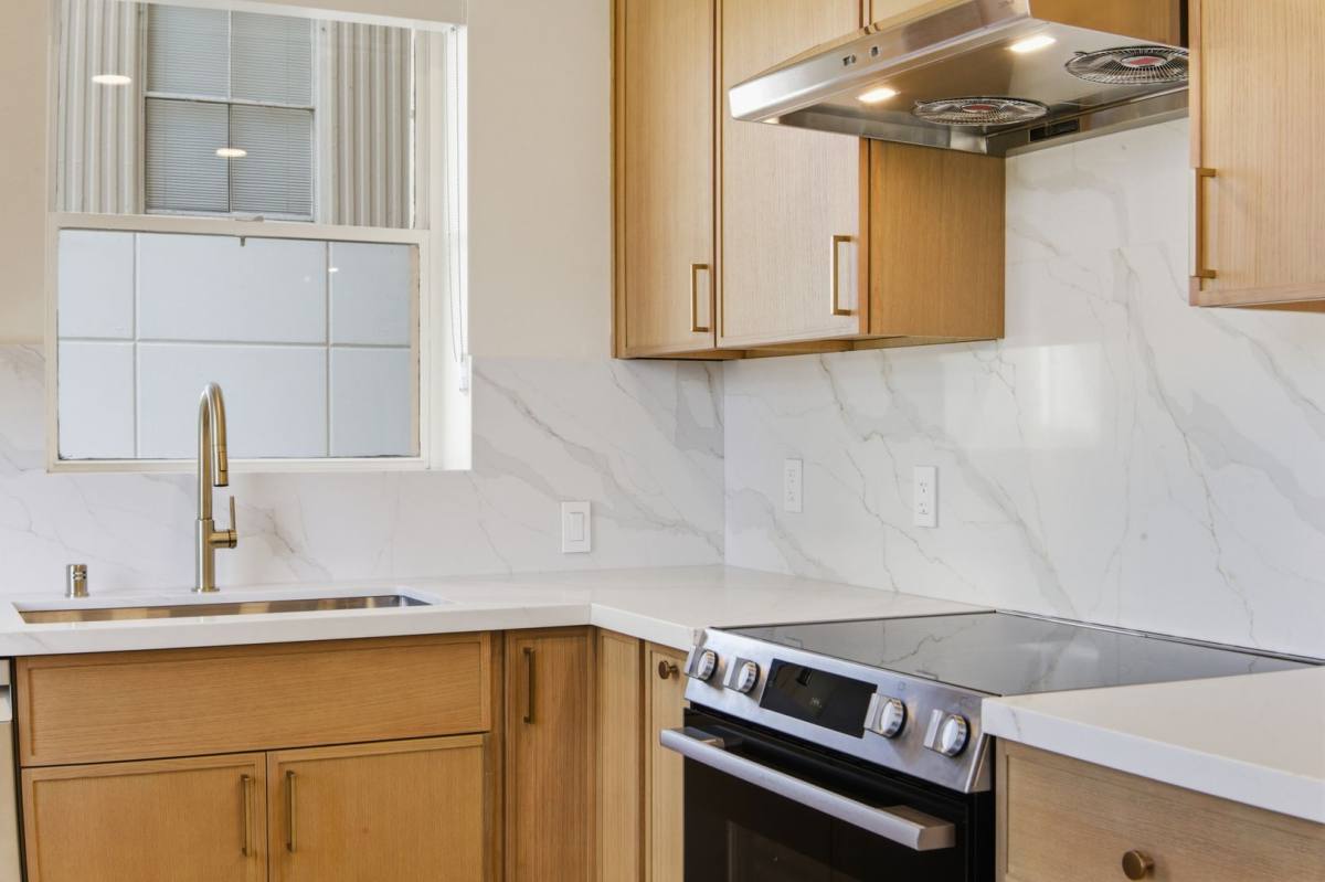 Apartment for rent at 1310 Jones St #204, San Francisco, CA 94109