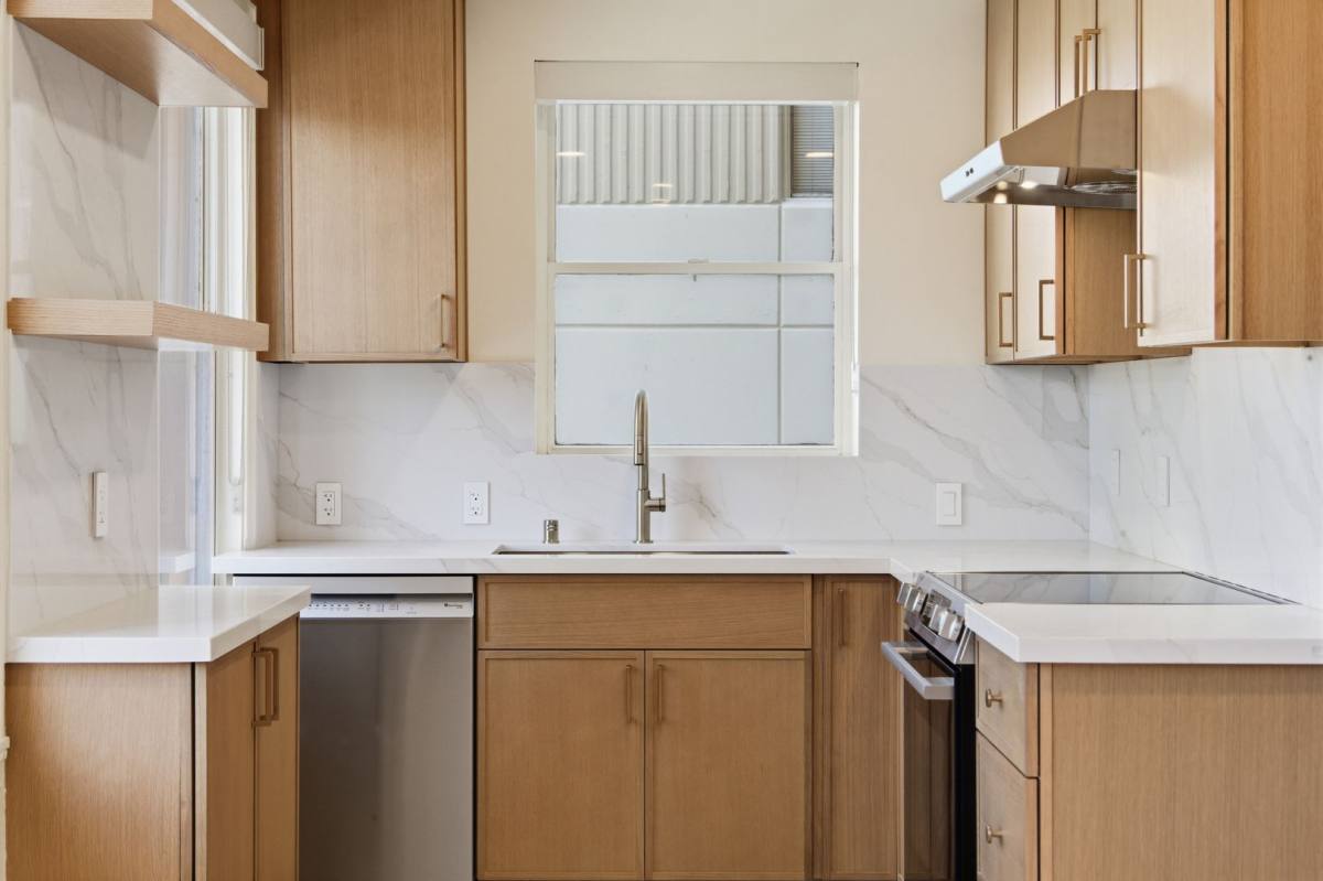 Apartment for rent at 1310 Jones St #204, San Francisco, CA 94109