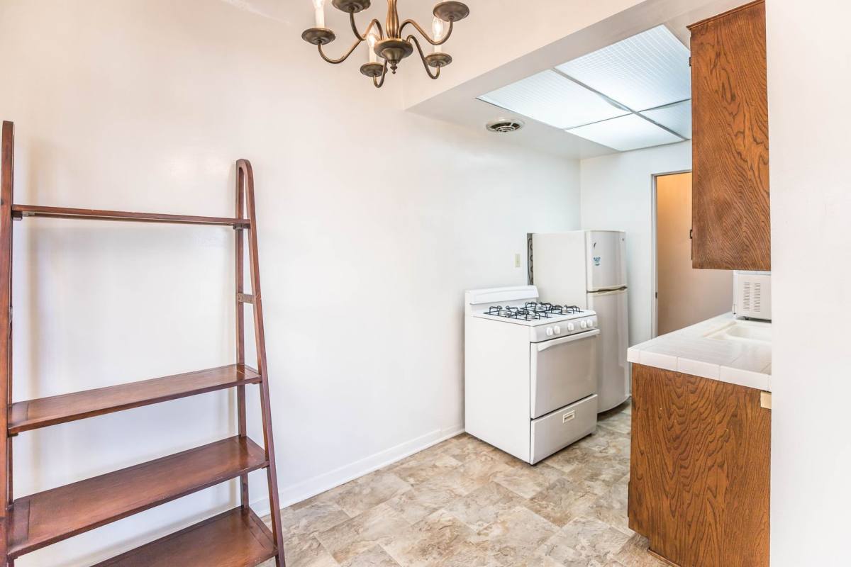 Condo for rent at 129 S Canon Dr #1, Beverly Hills, CA 90212