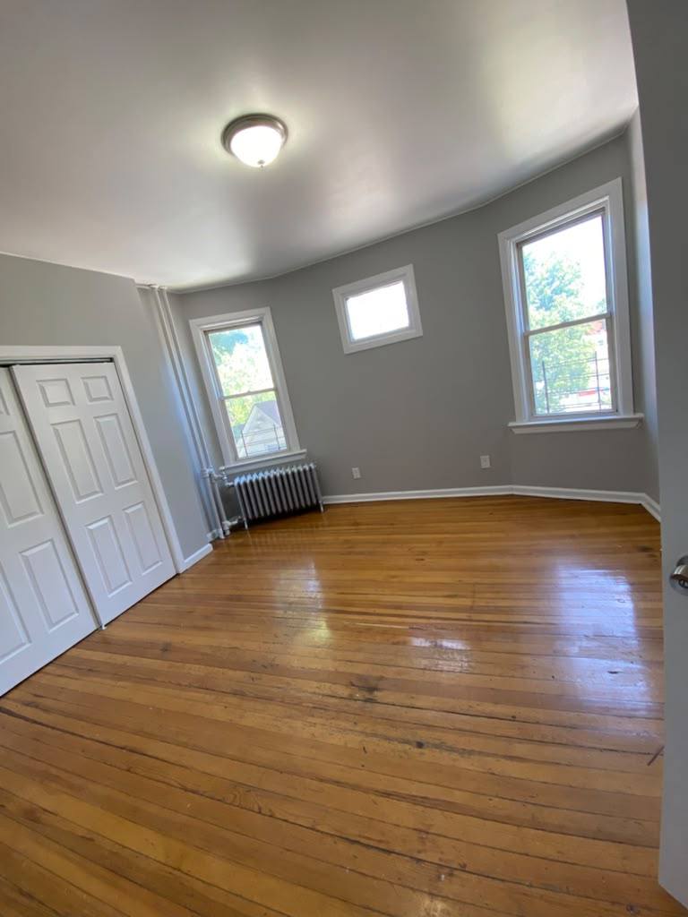 Apartment for rent at 74 Glenwood Ave #2N, Yonkers, NY 10701