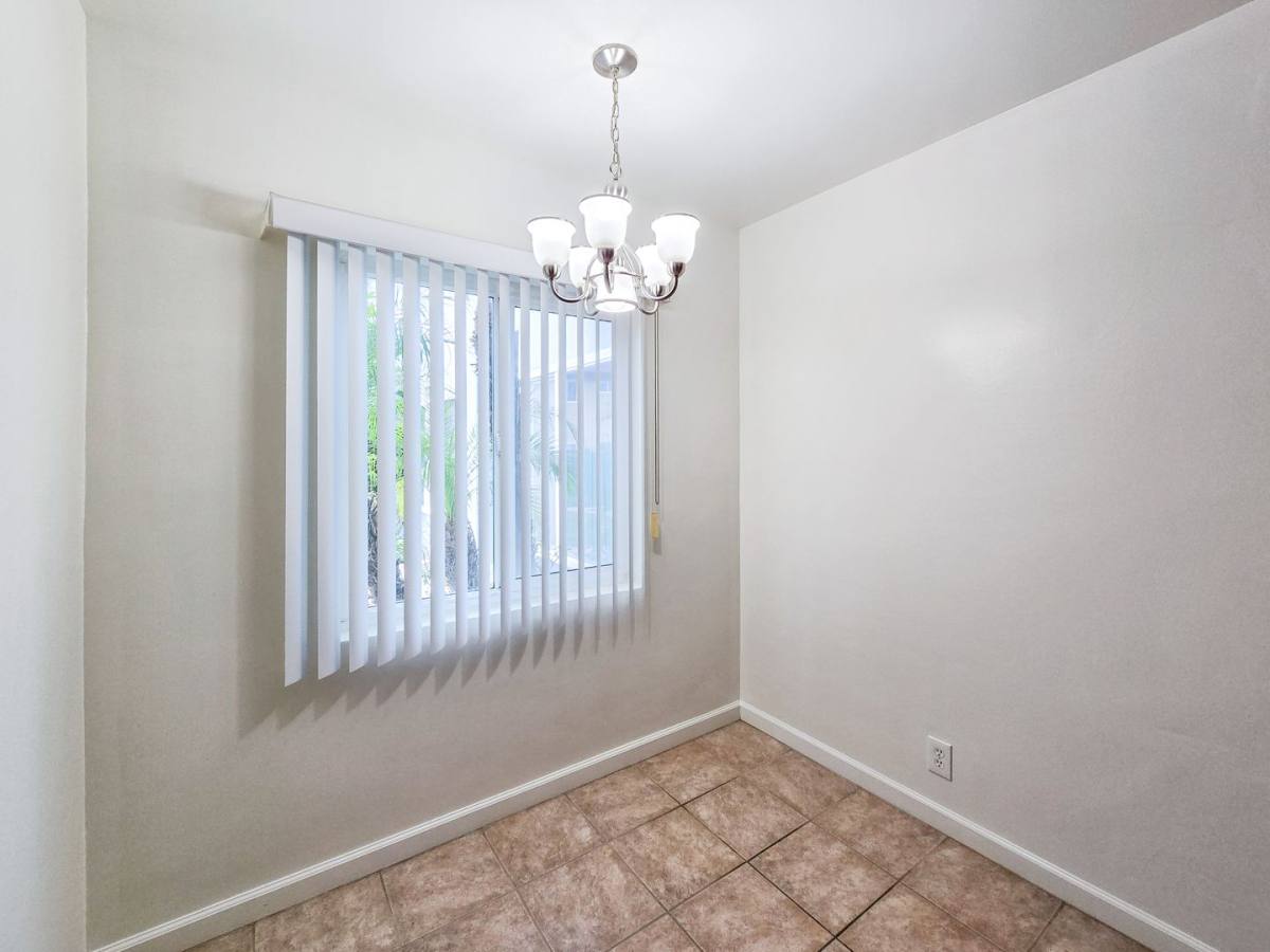 Apartment for rent at 1809 Oakwood Ave, Glendale, CA 91208