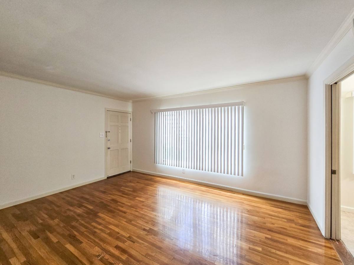 Apartment for rent at 1809 Oakwood Ave, Glendale, CA 91208