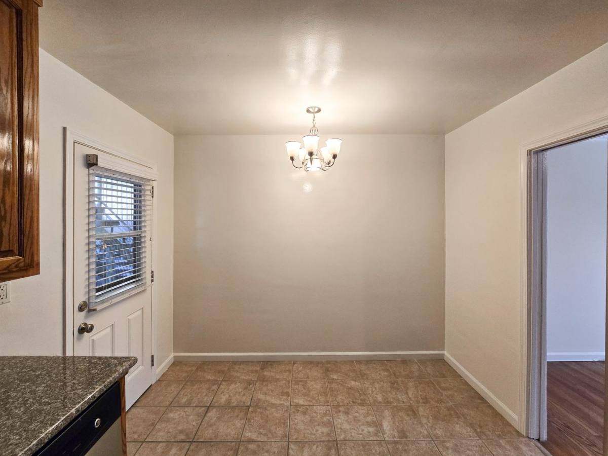 Apartment for rent at 1809 Oakwood Ave, Glendale, CA 91208