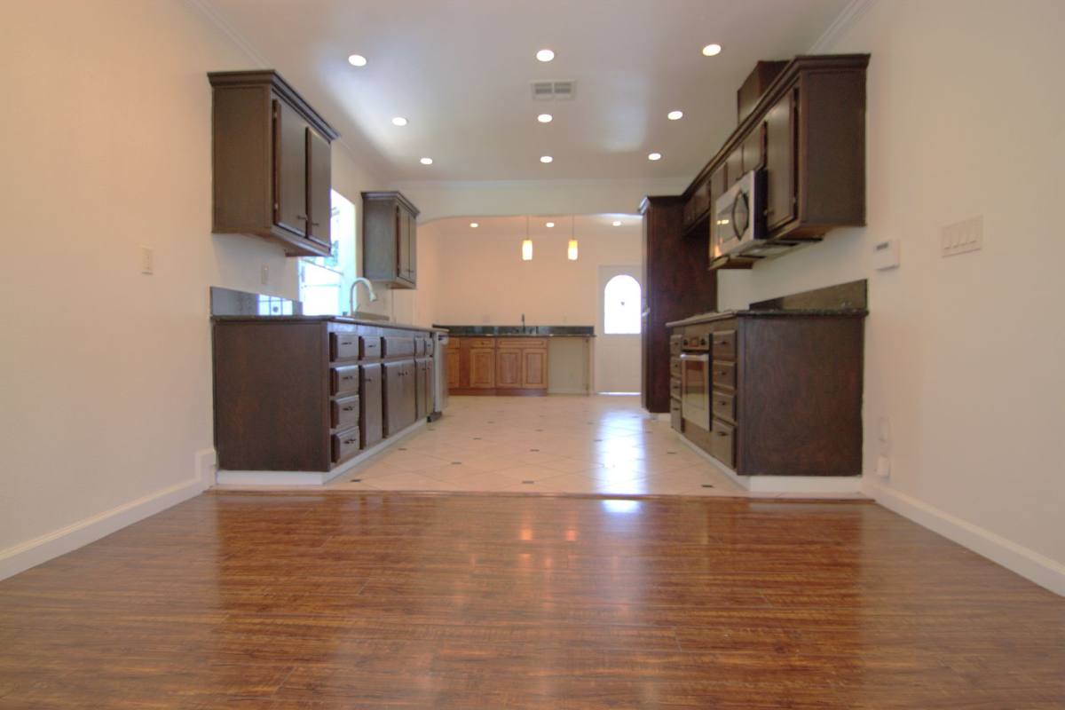 House for rent at 6730 Balboa Blvd, Van Nuys, CA 91406