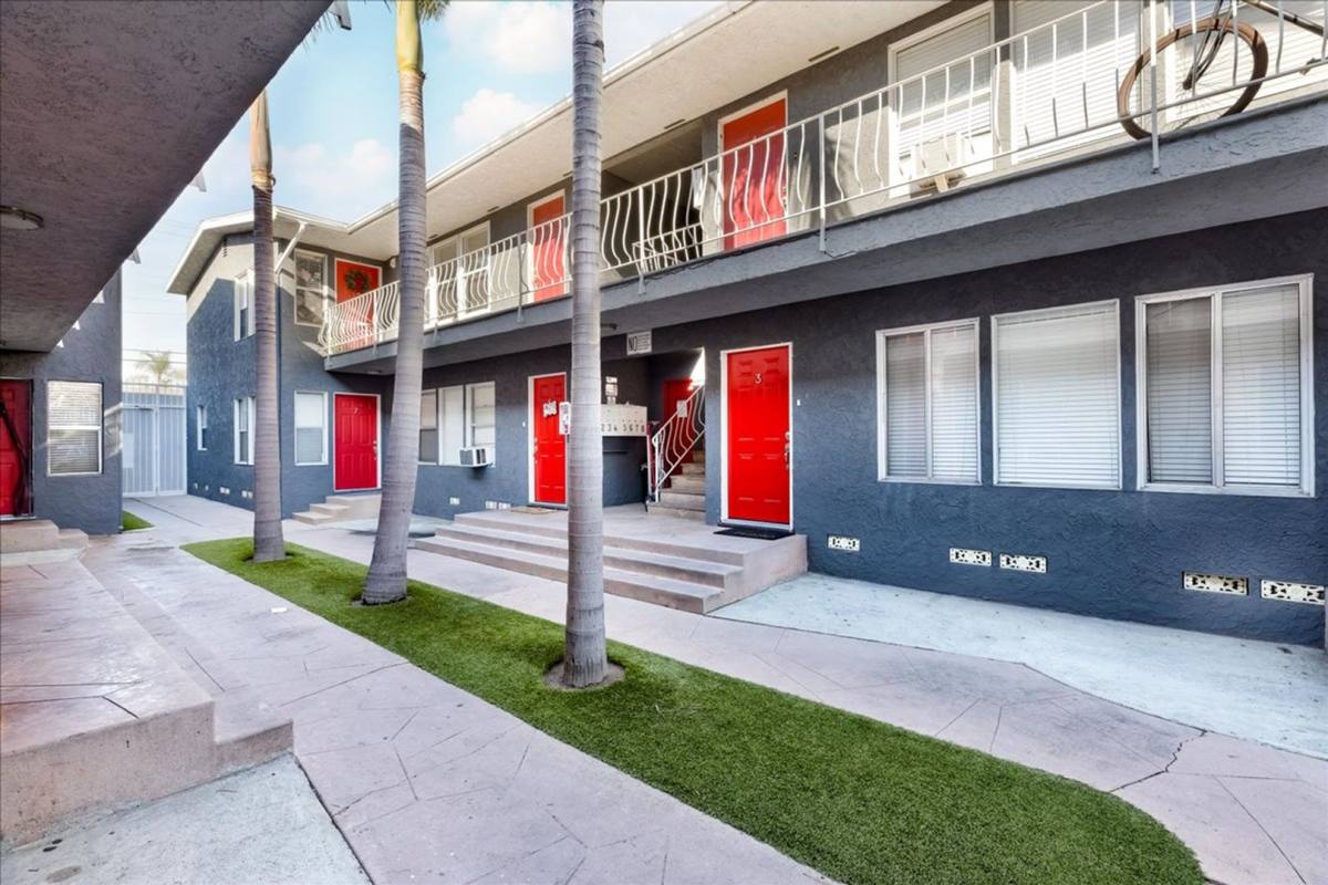 Apartment for rent at 1863 Pine Ave #7, Long Beach, CA 90806