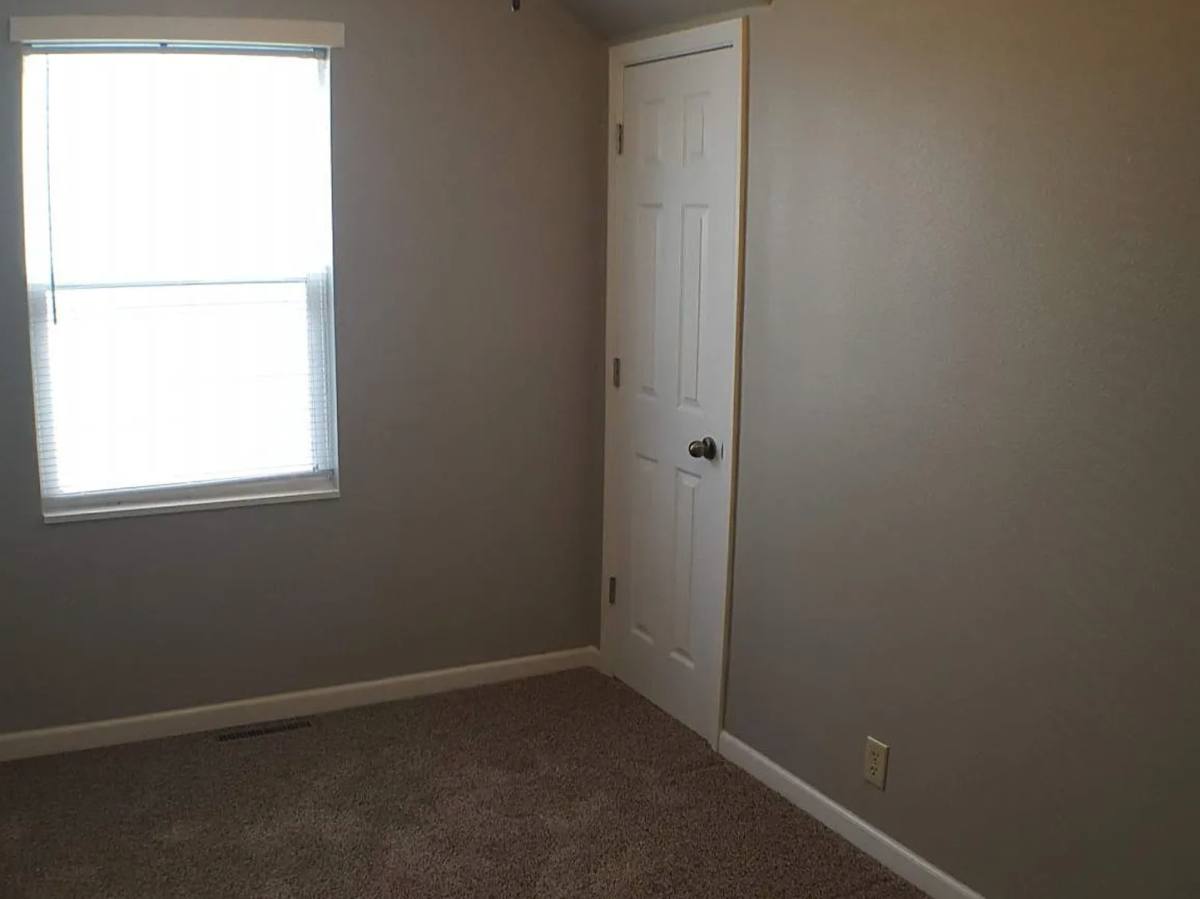 House for rent at 2092 Garfield Ave, Dubuque, IA 52001