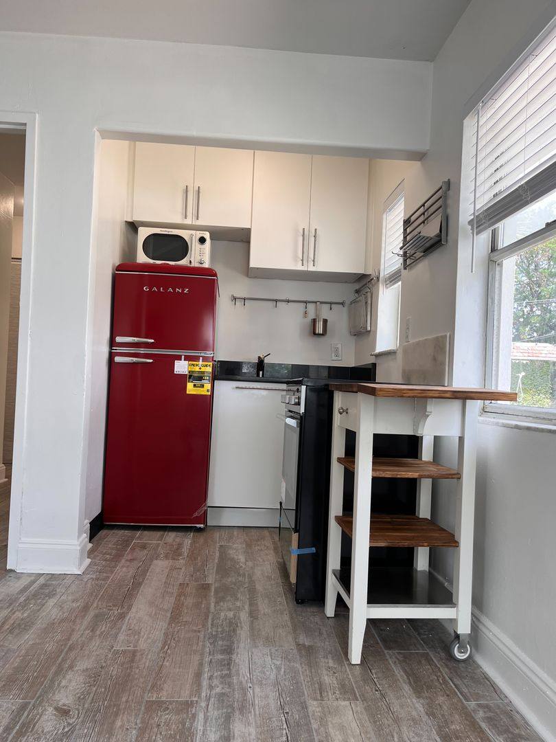 Apartment for rent at 920-928 N 2nd St, Jacksonville Beach, FL 32250