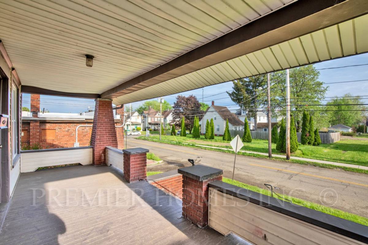 House for rent at 2613 4th St NW, Canton, OH 44708