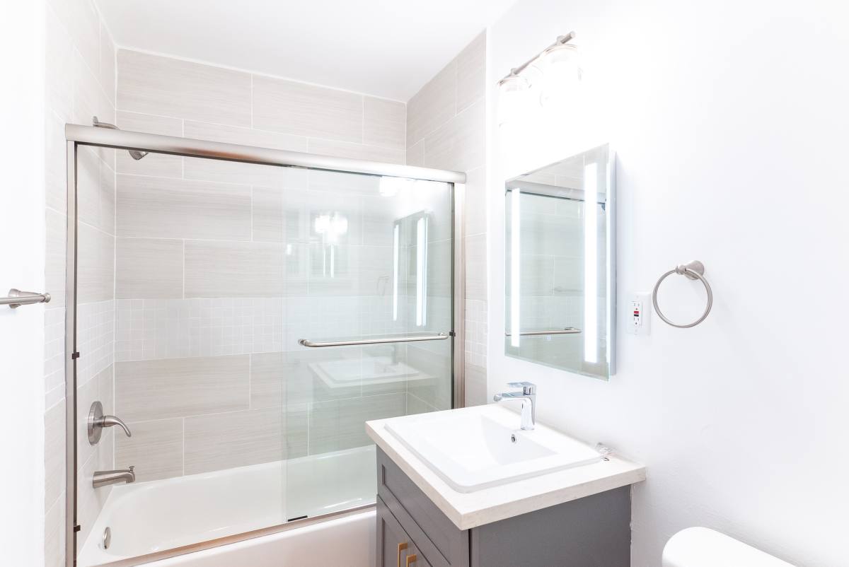 Apartment for rent at 4848 St Charles Place #4, Los Angeles, CA 90019