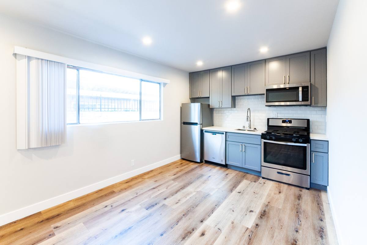 Apartment for rent at 4848 St Charles Place #4, Los Angeles, CA 90019