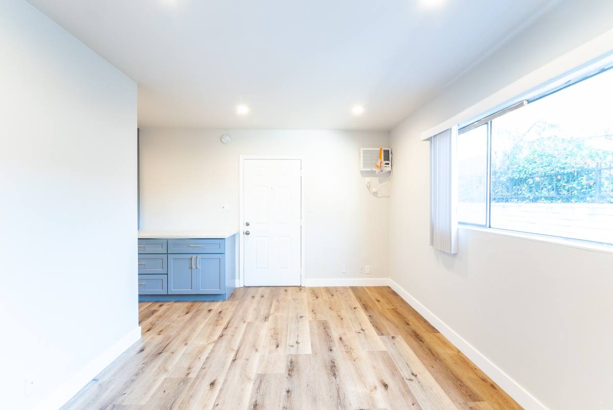 Apartment for rent at 4848 St Charles Place #4, Los Angeles, CA 90019