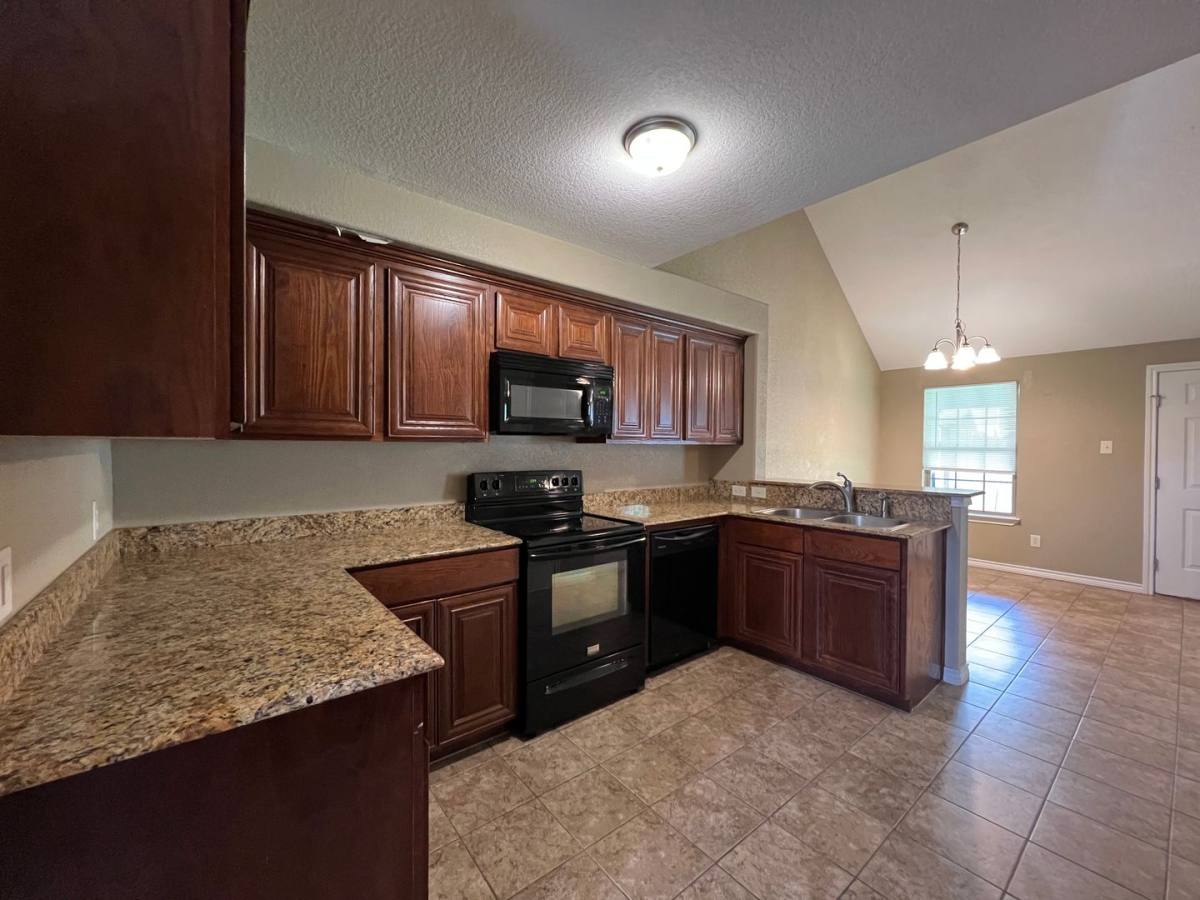 House for rent at 1470 N Belknap St, Stephenville, TX 76401