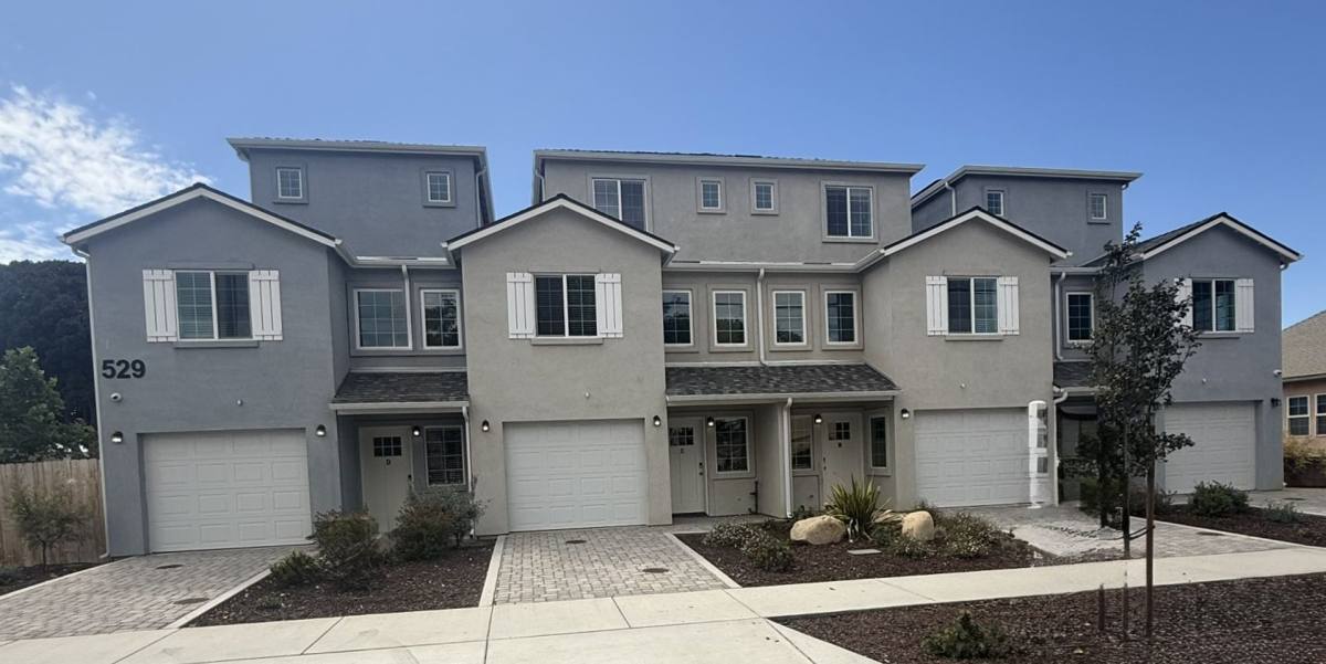 Townhouse for rent at 529 S Pine St, Santa Maria, CA 93458