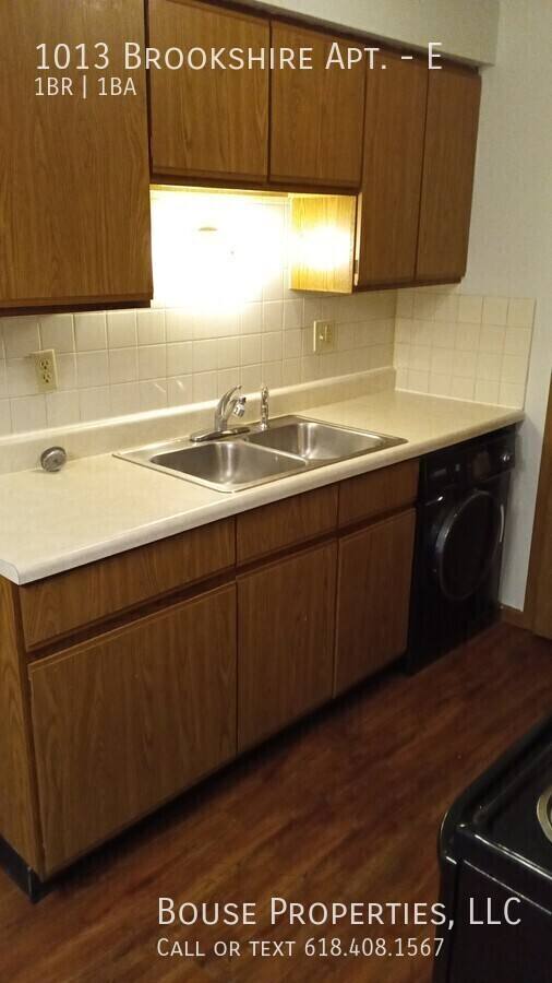 Apartment for rent at 1013 Brookshire E, Belleville, IL 62221