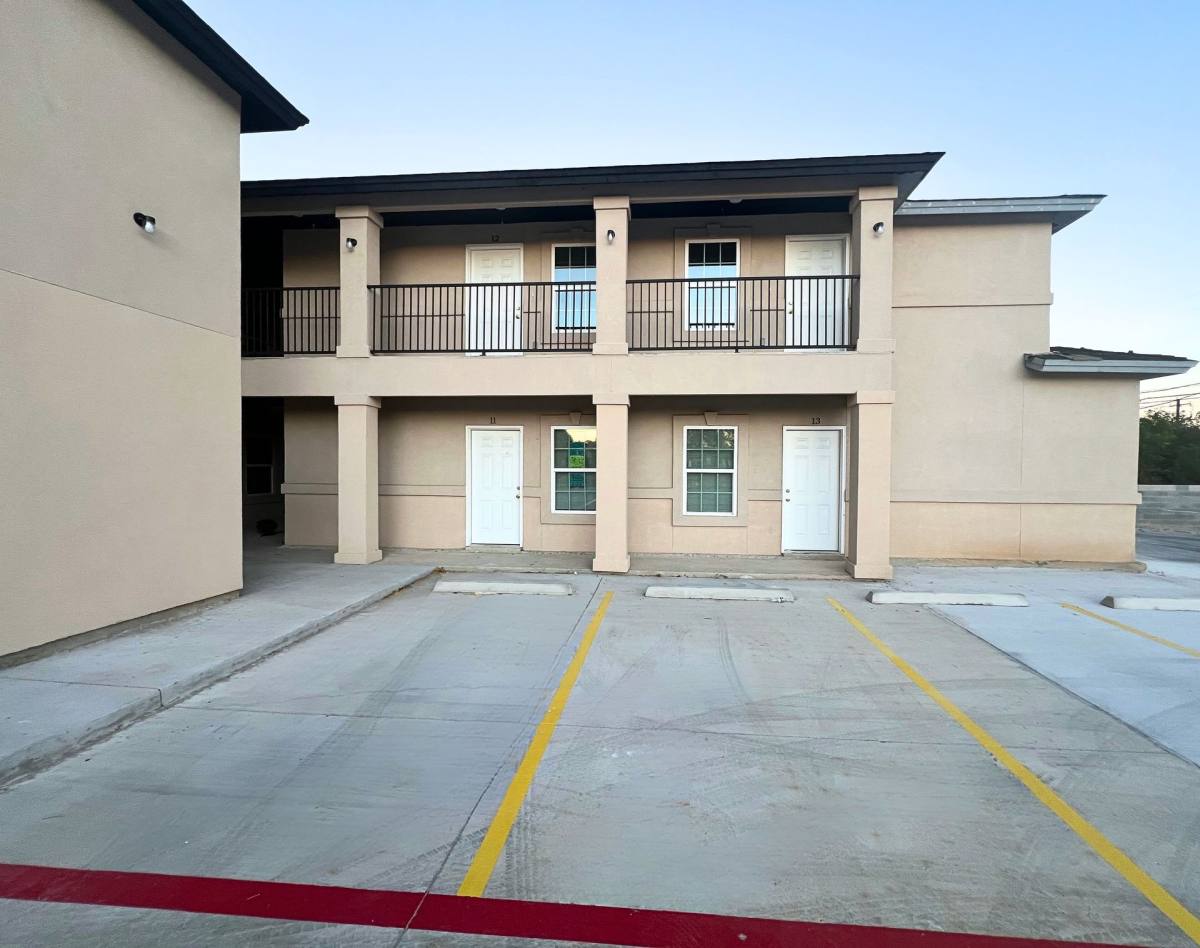 Apartment for rent at 2904 E Lyon, Laredo, TX 78043