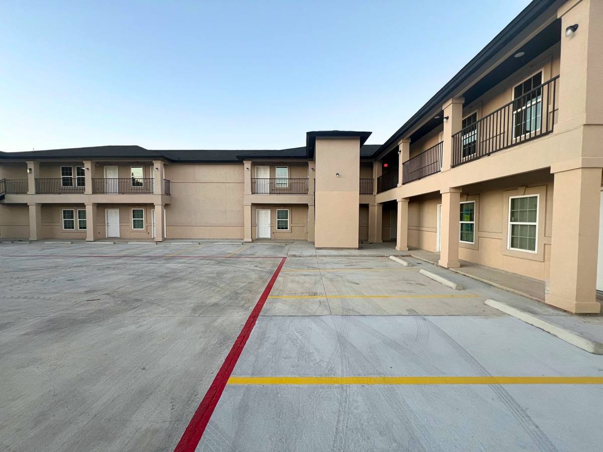 Apartment for rent at 2904 E Lyon, Laredo, TX 78043