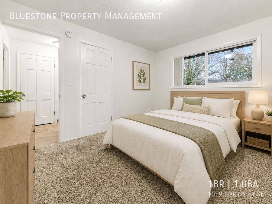 Apartment for rent at 1019 Liberty St SE, Salem, OR 97302