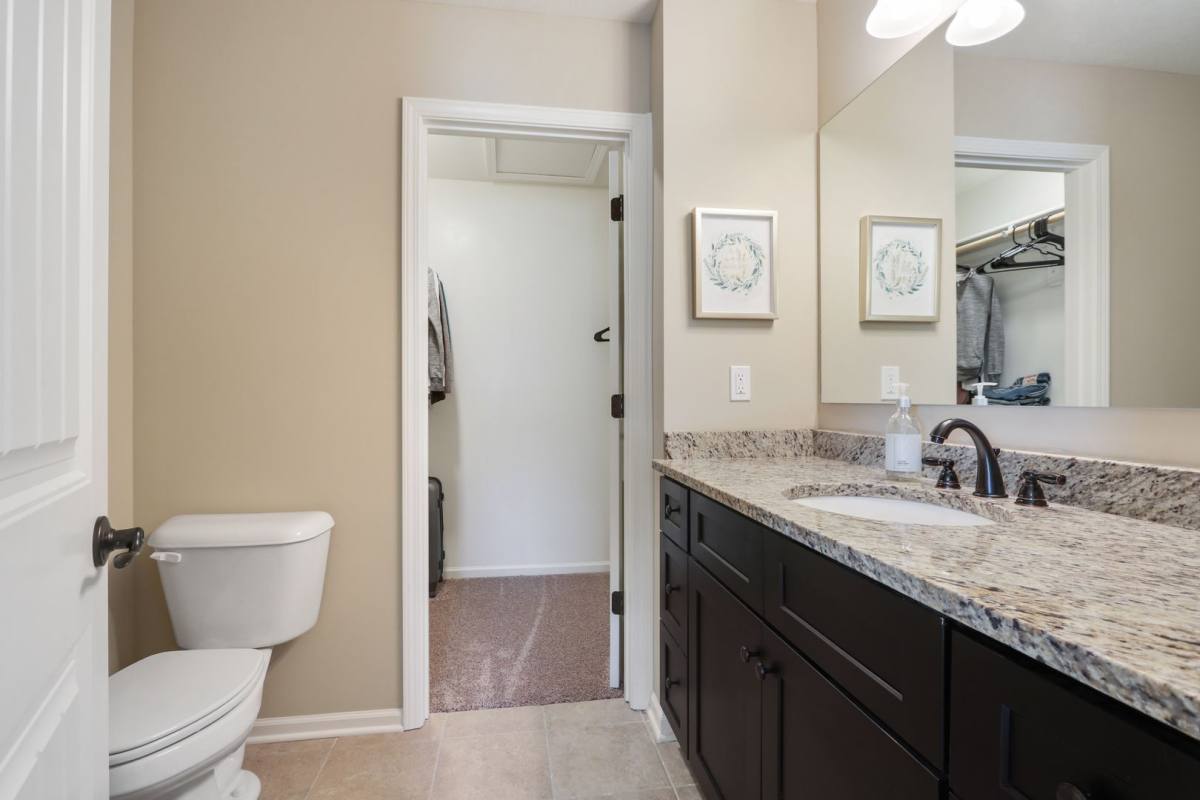 Townhouse for rent at 3-9 NE 93rd St, Kansas City, MO 64155